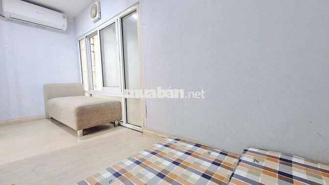 Bán căn hộ CCMN 3 phòng ngủ trung tâm Cầu Giấy, Hà Nội.