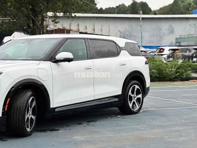 VinFast VF9 2025 Eco