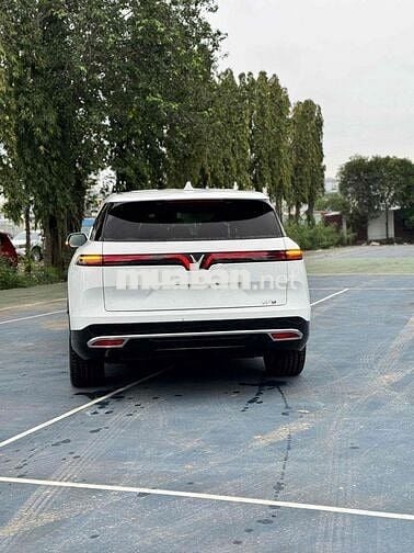 VinFast VF9 2025 Eco