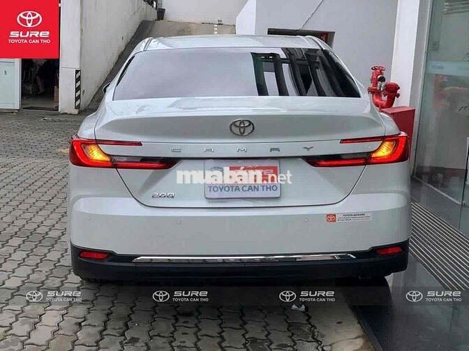 Toyota Camry 2024 2.0Q - 16000 km - vay 75%