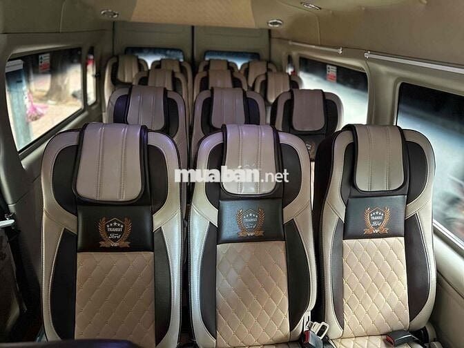 Ford Transit 2019 Luxury - 12345 km