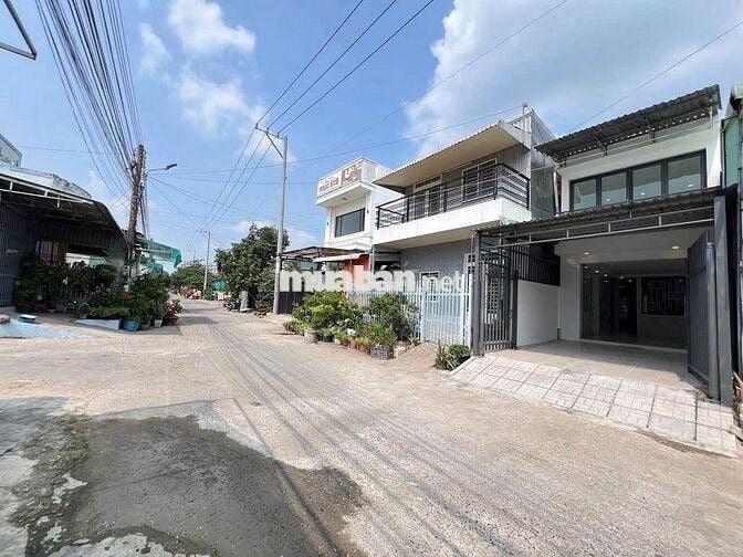 Bán nhanh nhà 1 trệt 1 lầu ở Đ. Huỳnh Thị Mài 87m2 SHR giá 1 tỉ 200tr