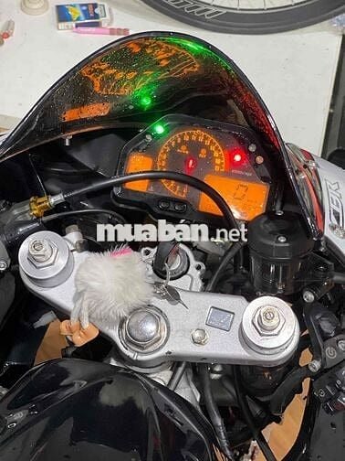 Honda CBR 600 Đen Đỏ Trắng