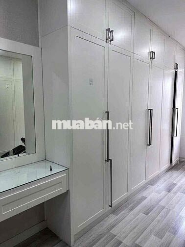 Một căn biệt thự *** đầy đủ nội thất. Ngay trung tâm Biên Hòa.