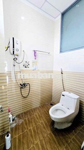 Một căn nhà ngon lành đầy đủ tiện ích xây kiên cố xây đúc tân hiệp sổ