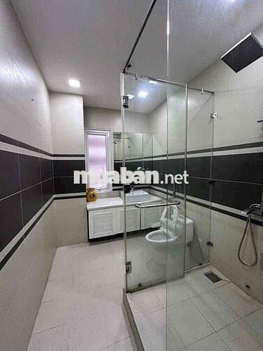 Một căn biệt thự *** đầy đủ nội thất. Ngay trung tâm Biên Hòa.