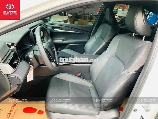 Toyota Camry 2024 2.0Q - 16000 km - vay 75%