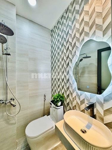 Bán nhà HXH Hai Bà Trưng, Phường 8, Quận 3 DT 4x15.5m 1 trệt 2 lầu