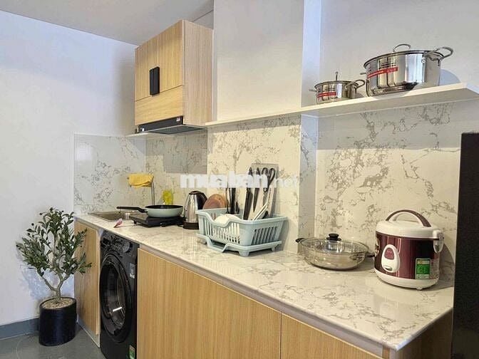 CHO THUÊ CĂN HỘ CHUNG CƯ FULL NT BAN CÔNG NGAY CHỢ TÂN ĐỊNH Q1