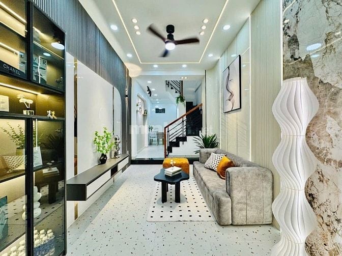 Bán nhà HXH Hai Bà Trưng, Phường 8, Quận 3 DT 4x15.5m 1 trệt 2 lầu