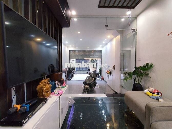 18TỶ NHÀ T.KẾ ĐẸP 5 TẦNG NGÕ THOÁNG OTO TRÁNH - PHỐ VIP HOÀNG VĂN THÁI