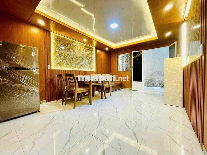 Bán nhà khu phố Tây, trung tâm Quận 1 giá tốt