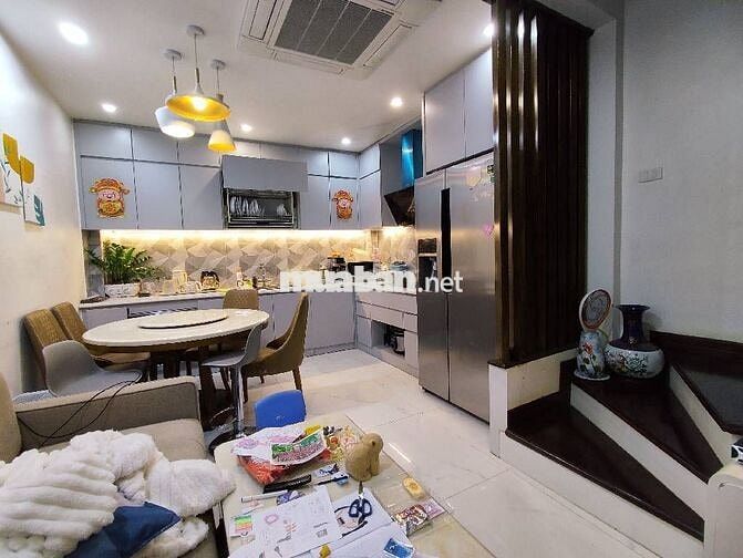 18TỶ NHÀ T.KẾ ĐẸP 5 TẦNG NGÕ THOÁNG OTO TRÁNH - PHỐ VIP HOÀNG VĂN THÁI