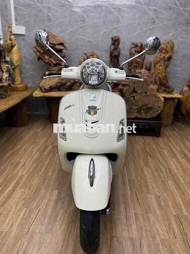 👉Vespa GTS 125cc chính chủ biển SG máy bao zin