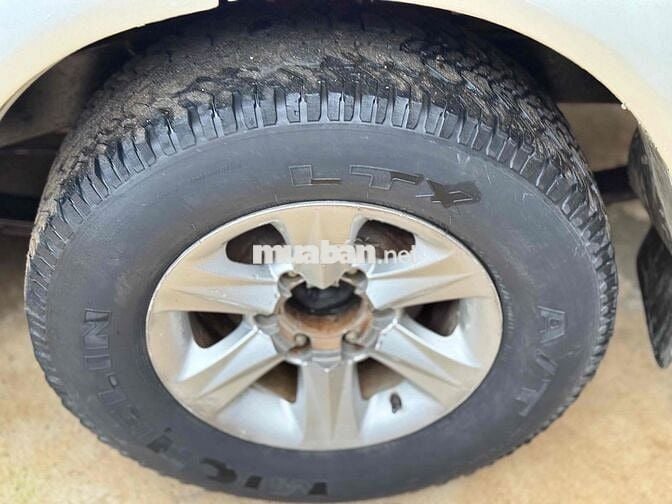 Isuzu Hi lander 2004 xe zin