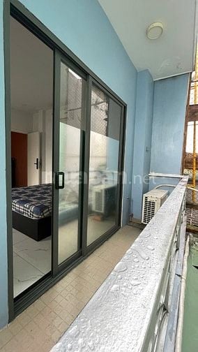 Cho thuê căn hộ, phòng thoáng mát, có ban công và cửa sổ ...