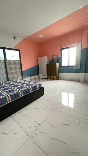 Cho thuê căn hộ, phòng thoáng mát, có ban công và cửa sổ ...