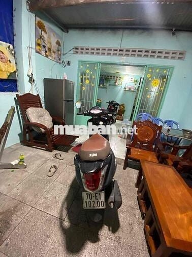 ELIZABETH ĐỜI FI XE ÊM LẮM