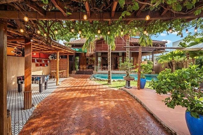 Cho thuê vila nguyên căn có hồ bơi 4PN thiết kế sang trọng ở ngay biển