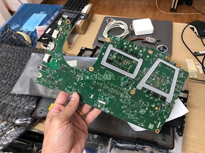 Vỏ laptop dell các dòng đời cũ đến mới giá rẻ chỉ từ 50k