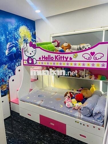 Căn này đẹp lắm , căn góc view hồ bơi và sân vận động