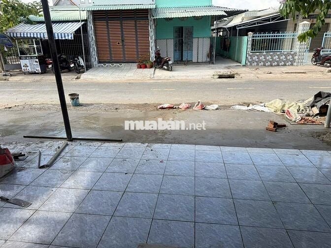 CẮT LỖ 1 Tỷ - BÁN GẤP NHÀ MẶT TIỀN TRUNG TÂM CÁI BÈ - CHỈ 17TR/M²