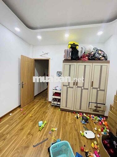 bán nhà siêu vip khu vực Hoàng Hoa Thám đường xe hơi tránh nhau quay d