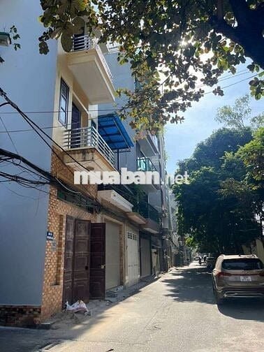 Cho thuê nhà 3 tầng làm văn phòng hoặc Hộ gia đình để ở