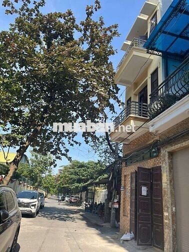 Cho thuê nhà 3 tầng làm văn phòng hoặc Hộ gia đình để ở