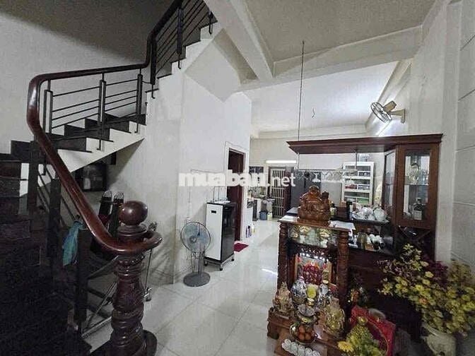 Nhà mặt tiền vip 4 tầng gần sân bay( 4,2m x 14m) Thân Nhân Trung TB