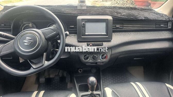 Suzuki Ertiga 2020 Bạc