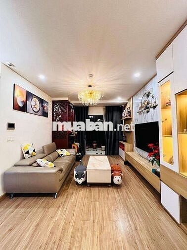 Bán gấp căn Tòa Skypark số 3 Tôn Thất Thuyết. DT 138m gồm 3pn, 2wc.