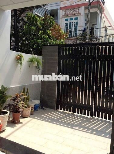 Nhà 4,1❌30 còn mới đẹp hẻm xe tải ngay chợ và nhà thờ Lạc Quang giá rẻ