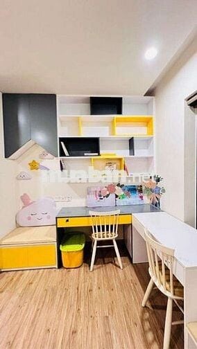 Bán gấp căn Tòa Skypark số 3 Tôn Thất Thuyết. DT 138m gồm 3pn, 2wc.