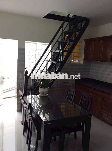 Nhà 4,1❌30 còn mới đẹp hẻm xe tải ngay chợ và nhà thờ Lạc Quang giá rẻ