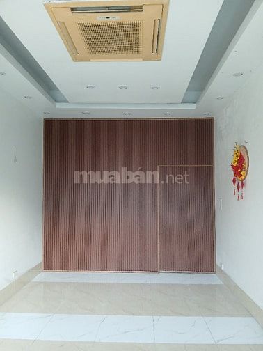 Cho Thuê Cửa hàng Tầng 1 nhà mặt đường Giải phóng, Ngã Tư vọng, HN