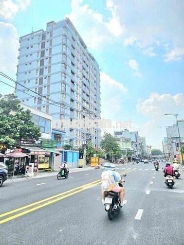 bán nhà siêu vip khu vực Hoàng Hoa Thám đường xe hơi tránh nhau quay d