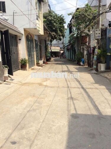 Nhà 4,1❌30 còn mới đẹp hẻm xe tải ngay chợ và nhà thờ Lạc Quang giá rẻ