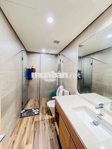 Bán gấp căn Tòa Skypark số 3 Tôn Thất Thuyết. DT 138m gồm 3pn, 2wc.