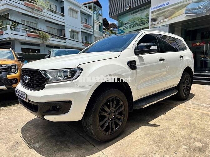 Everest 2 cầu xe đi rất ít bán tại Đại Lý Ford