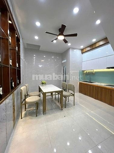 Giá 2tỷ190 còn bớt lộc, cần bán nhà ngay Phổ Quang, P2, Tân Bình 48m2