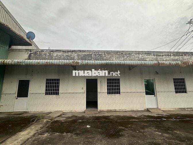Bán nhà kho 1.000m2, mặt tiền đường Duyên Hải, Trà Vinh