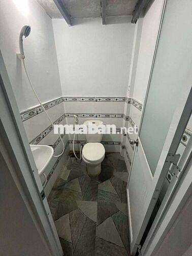 Cho thuê phòng rộng gác cao sẳn máy lạnh