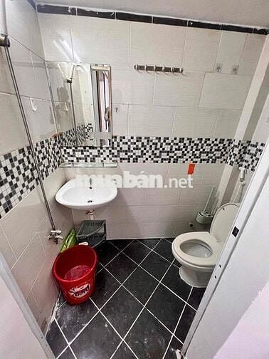 Cho thuê nhà nguyên căn Đường Hồ Biểu Chánh P11 Quận PN