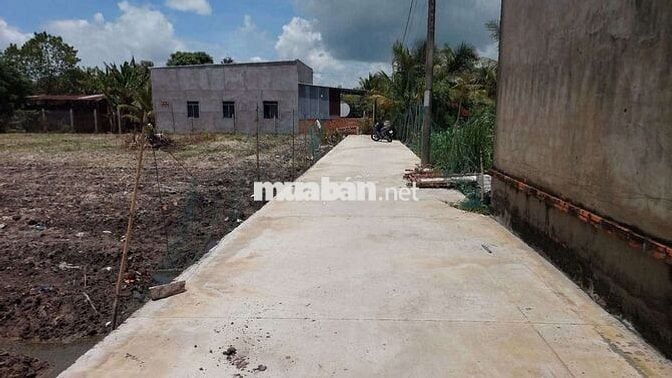 Bán nền giá rẻ 8x33m giá 400 triệu, trung tâm TT Óc Eo