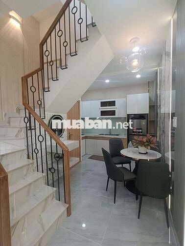 NHÀ TÂN BÌNH 2 TẦNG  GẦN SÂN BAY - DT 32M -GIÁ CHỈ 3TỶ 8 TL