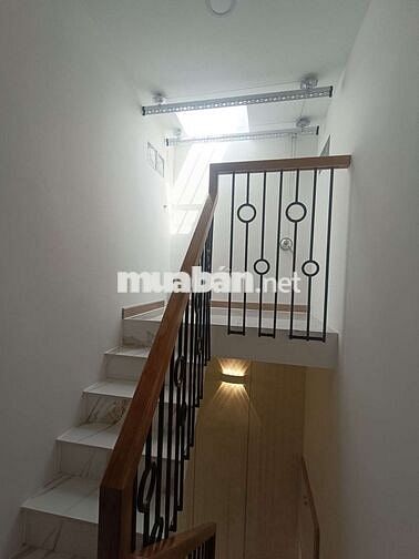 NHÀ TÂN BÌNH 2 TẦNG  GẦN SÂN BAY - DT 32M -GIÁ CHỈ 3TỶ 8 TL