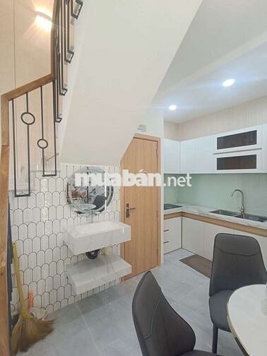 NHÀ TÂN BÌNH 2 TẦNG  GẦN SÂN BAY - DT 32M -GIÁ CHỈ 3TỶ 8 TL