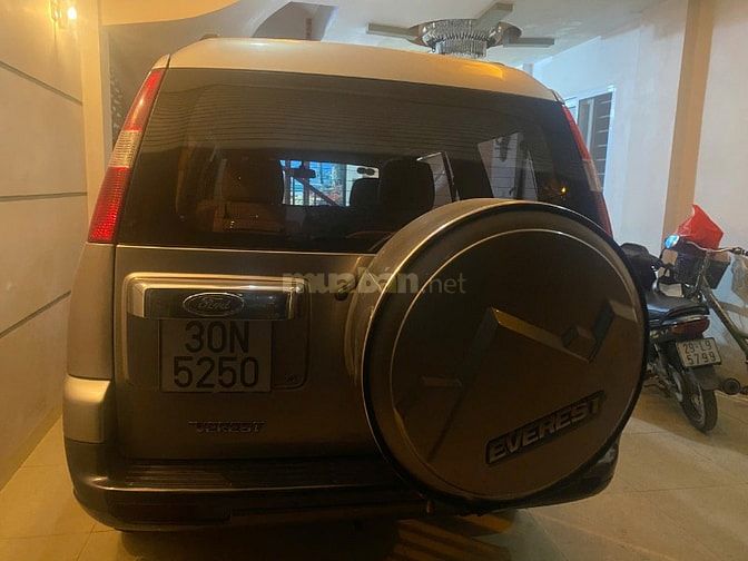 Bán xe Ford Everest 12/2008, màu bạc, đăng ký 12/2008, máy dầu