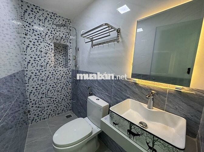 Cho thuê nhà mới xây 100% - 3 Lầu - Tặng Luôn 4 Máy Lạnh Có Sẵn